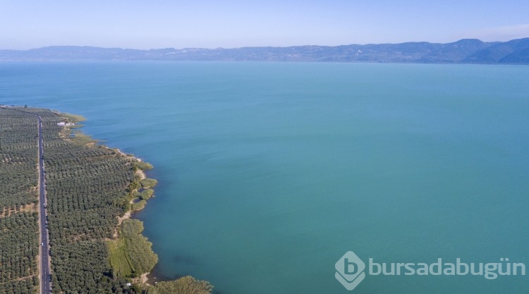 İznik Gölü turkuaz renge büründü