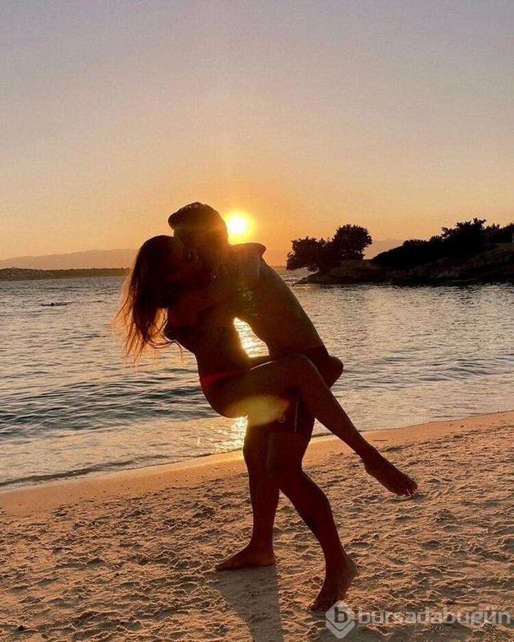 Doğuş Çabakçor ve Asya Hocaoğlun'dan tatil pozları