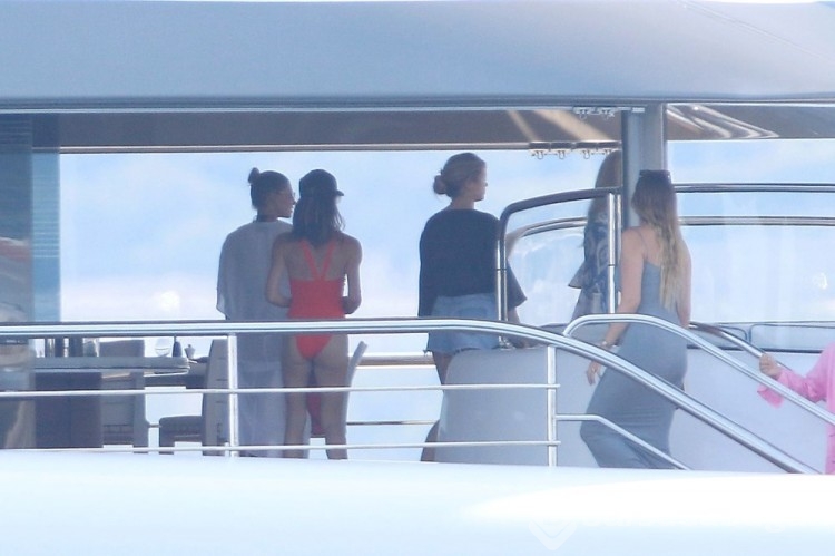 David Beckham ve Victoria Beckham tatilde