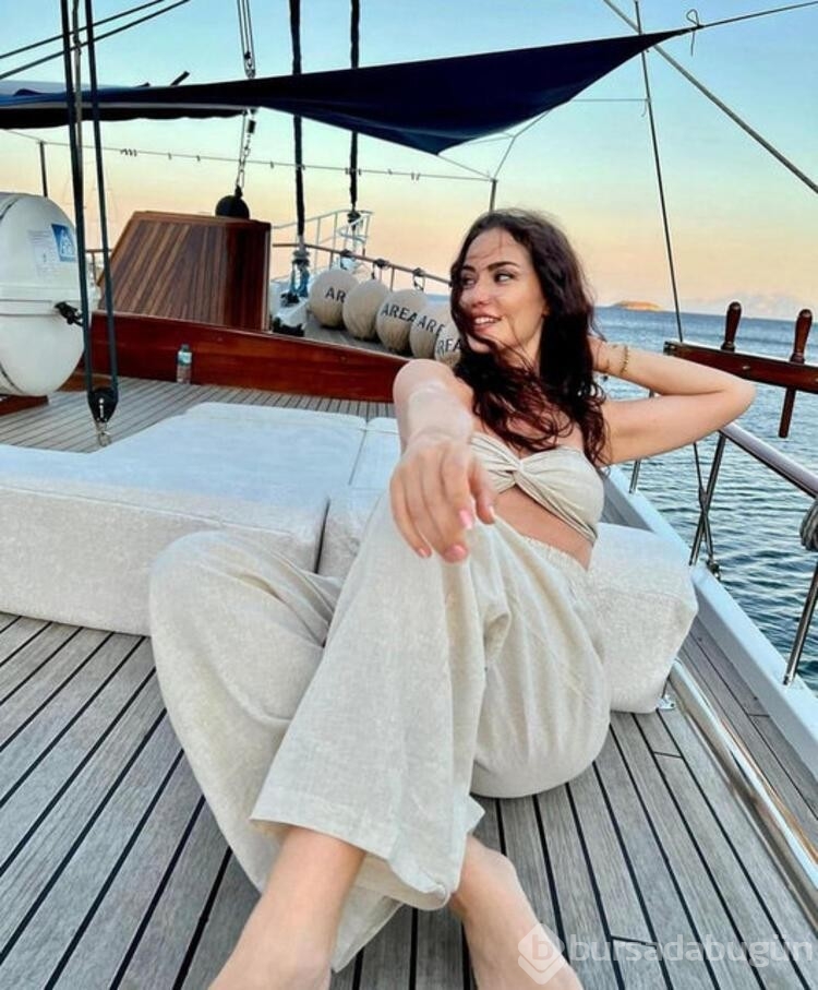 Fahriye Evcen'in tekne pozlarına yorum yağdı!
