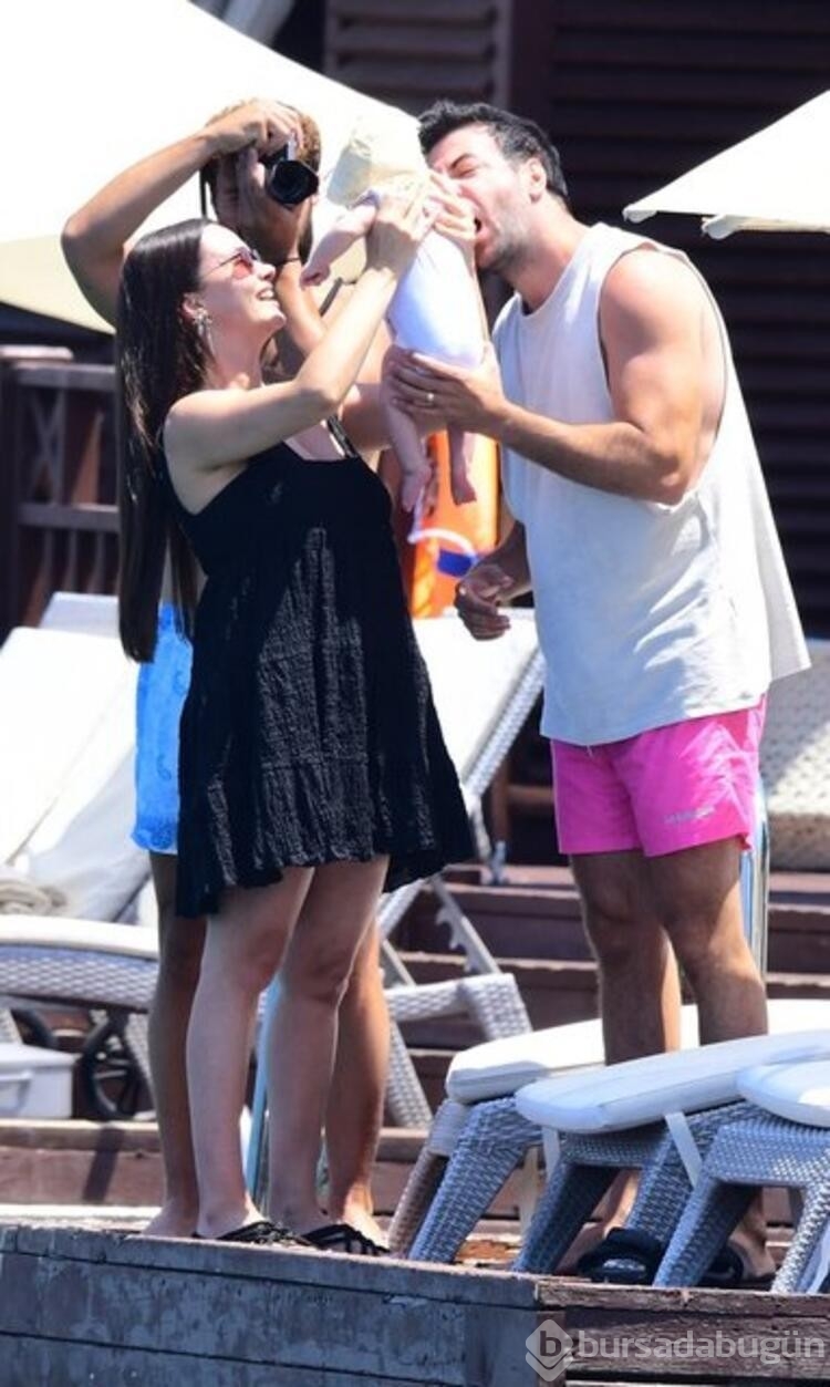 Hande Soral ve İsmail Demirci'nin bebekle ilk tatili