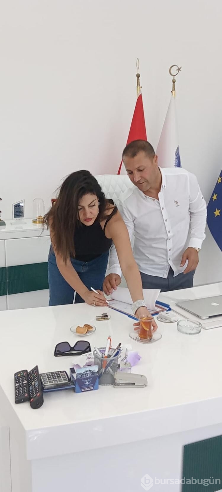 Tuğba Ekinci güneş banyosu yaptı