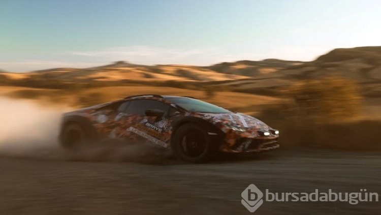Lamborghini asfaltın dışına çıktı