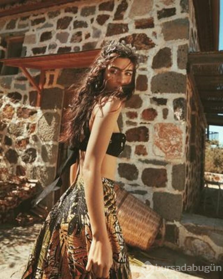 Tuba Büyüküstün'ün olduğu araç dolmuşa döndü!