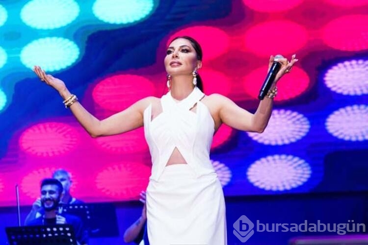 Ebru Yaşar'dan Boğaz'da unutulmaz konser