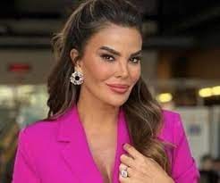 Özlem Yıldız bronz teniyle dikkat çekti