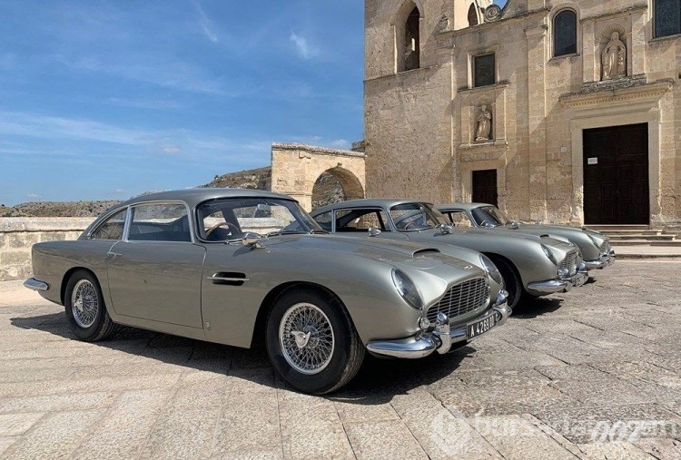 James Bond'un otomobili açık artırmada 