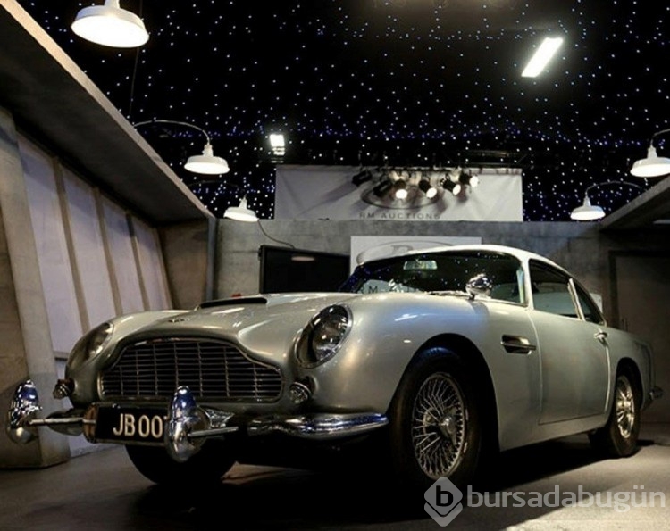 James Bond'un otomobili açık artırmada 