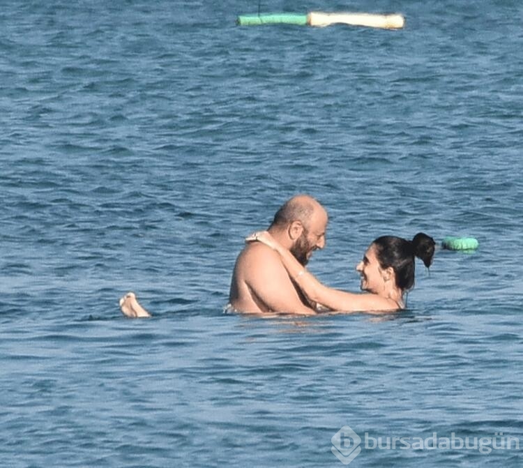 Meriç Aral ile Serkan Keskin'in deniz romantizmi!