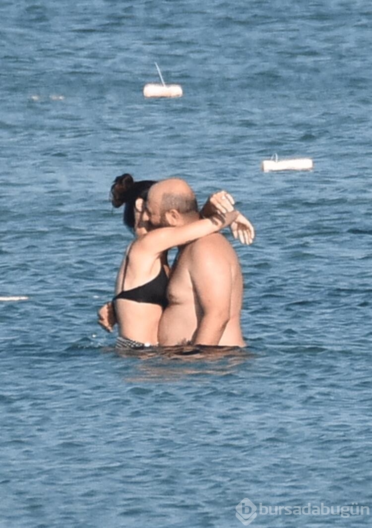 Meriç Aral ile Serkan Keskin'in deniz romantizmi!