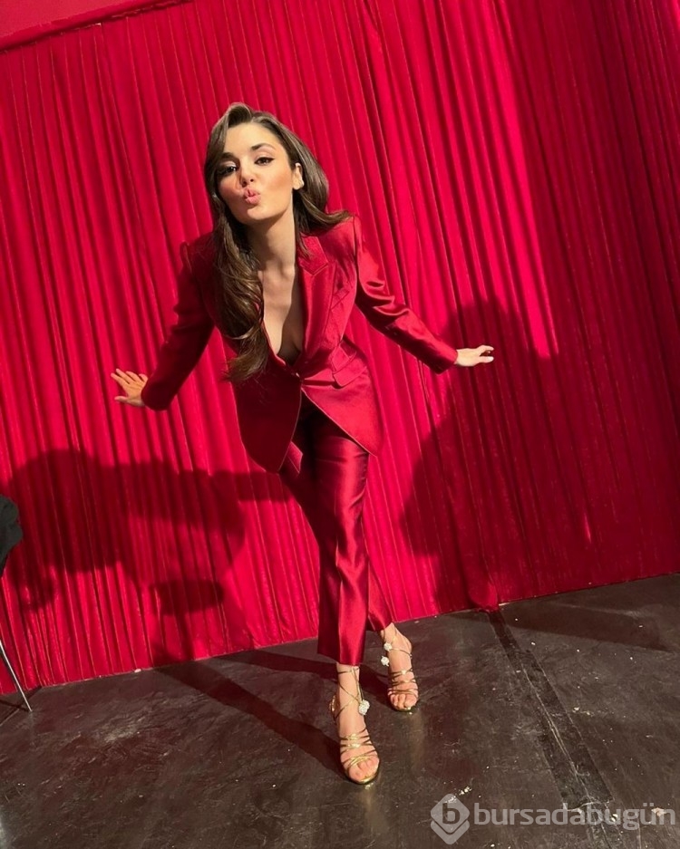 Hande Erçel'e Miguel Angel Silvestre'den yakın takip