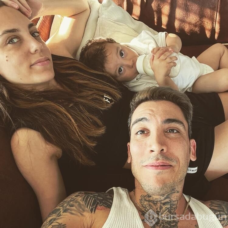 Can Bonomo ve Öykü Karayel'den aile pozu