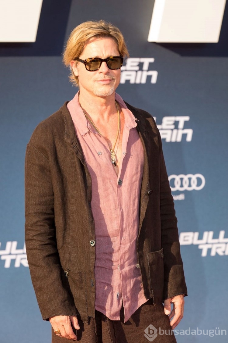 Brad Pitt galada neden etek giydiğini açıkladı