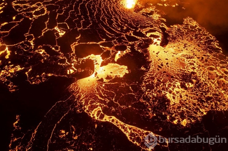 İzlanda'da volkan patlaması