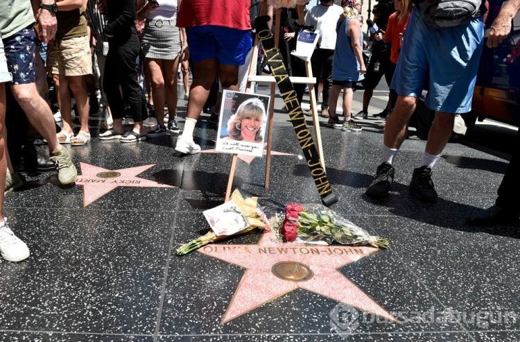 Grease yıldızı Olivia Newton John'un ölümünün ardından hayatının en acı olayı gündemde