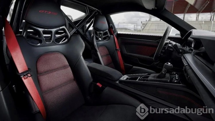 Motor sporları DNA'sına sahip! Porsche 911 büyülüyor