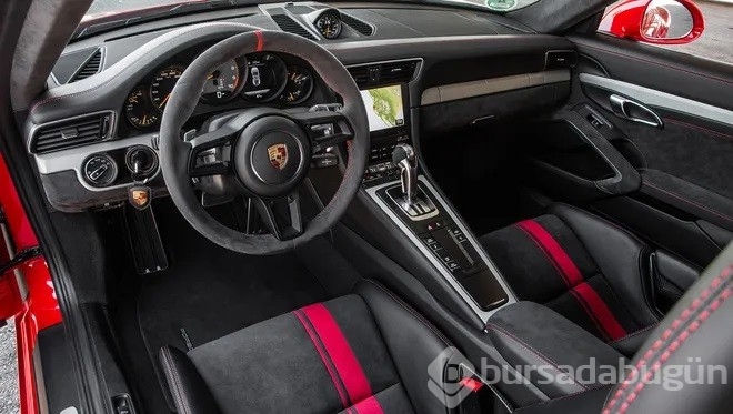 Motor sporları DNA'sına sahip! Porsche 911 büyülüyor