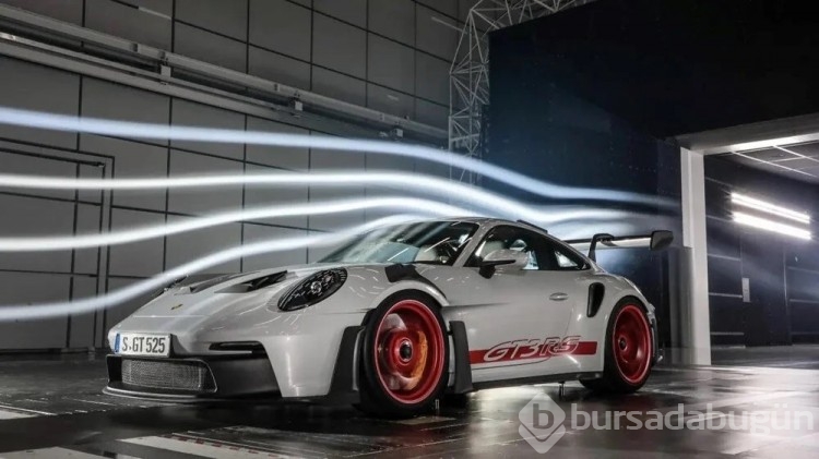 Motor sporları DNA'sına sahip! Porsche 911 büyülüyor