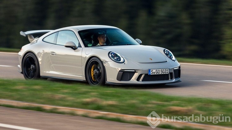 Motor sporları DNA'sına sahip! Porsche 911 büyülüyor