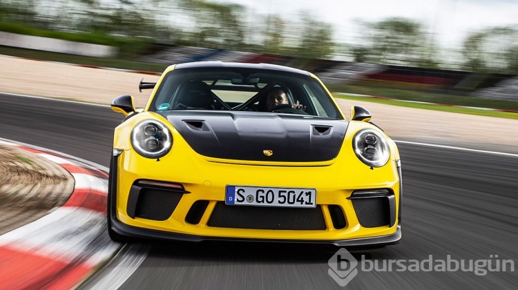 Motor sporları DNA'sına sahip! Porsche 911 büyülüyor