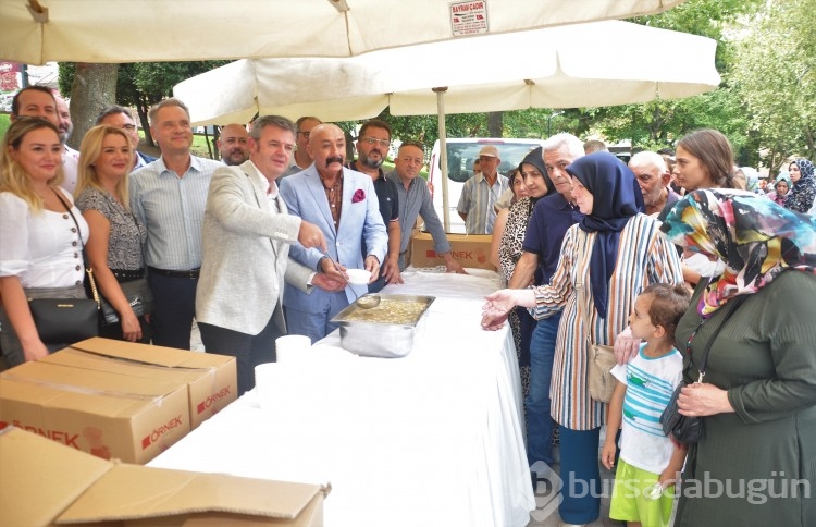 RUMELİSİAD'dan aşure ikramı