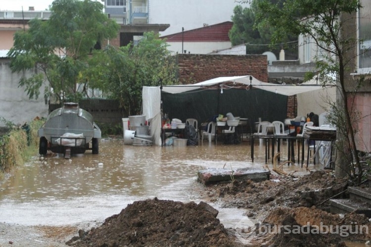 Bursa, İzmir ve Çanakkale'de sağanak etkili oldu