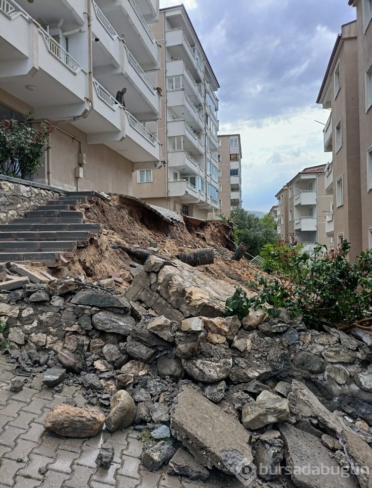 Sağanak yağış Bursa'yı etkisi altına aldı