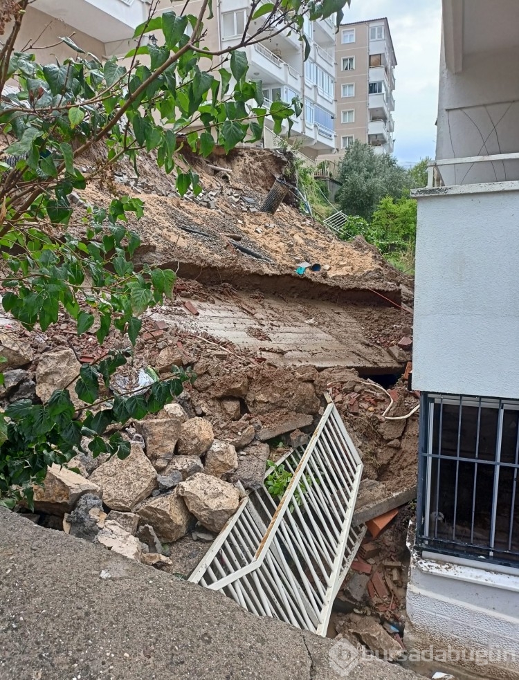 Sağanak yağış Bursa'yı etkisi altına aldı