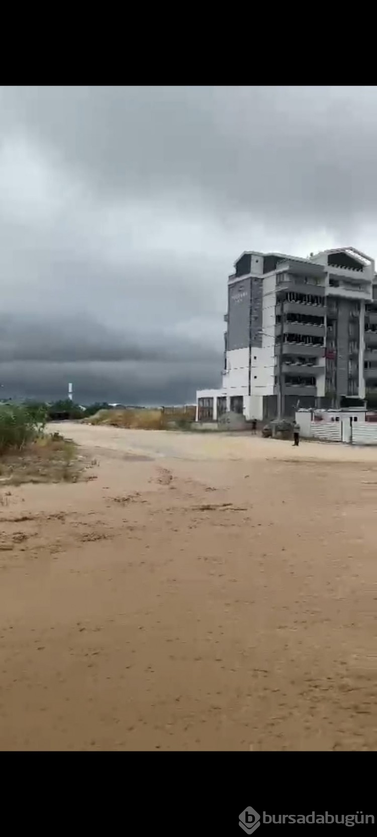 Sağanak yağış Bursa'yı etkisi altına aldı