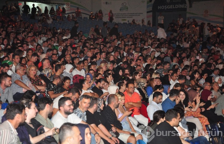 Ebru Yaşar'dan Bursa'da muhteşem konser