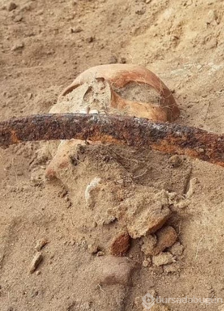 Polonya'da bin yıllık "vampir" mezarı bulundu
