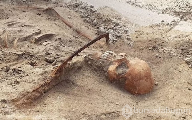 Polonya'da bin yıllık "vampir" mezarı bulundu
