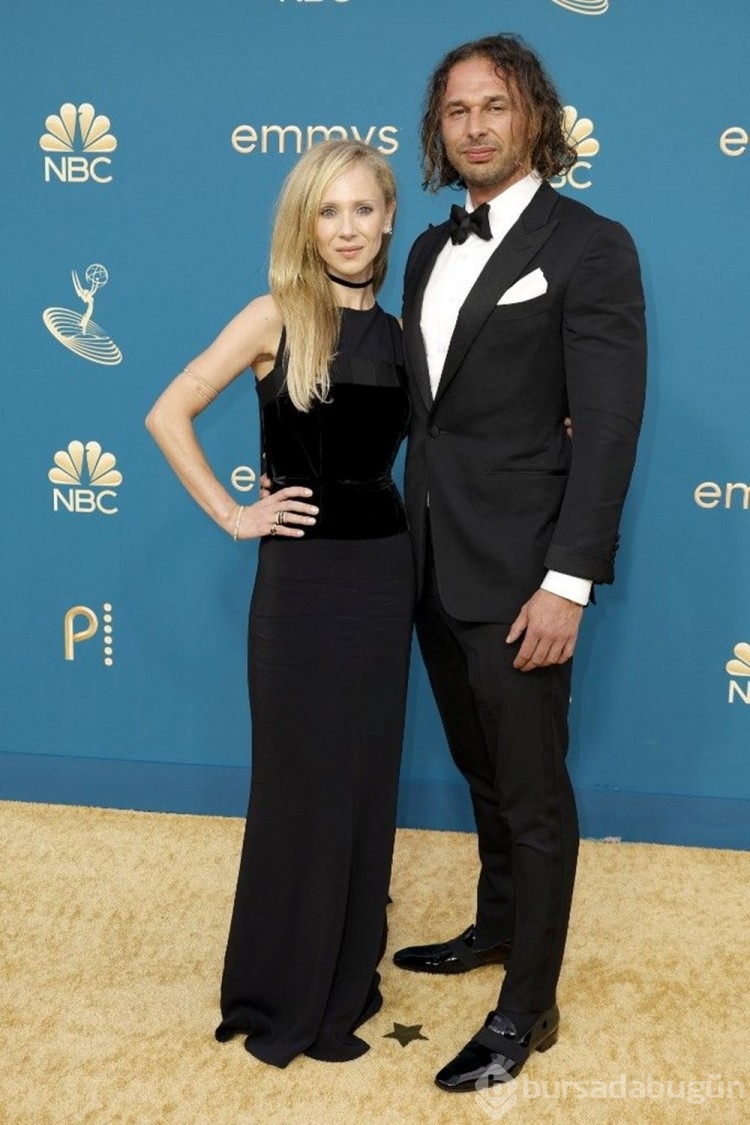 74. Emmy Ödülleri kırmızı halı şıklığı
