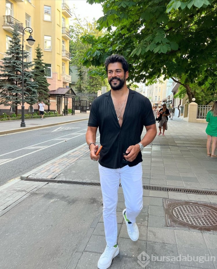 Burak Özçivit'in kız kardeşini görenler gözlerine inanamadı!