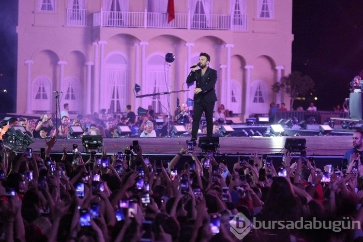 Tarkan İzmir konserinin gelirini bağışlıyor