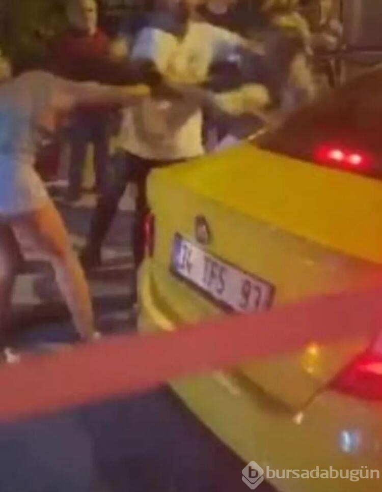 Melisa Döngel saç saça kavga etti