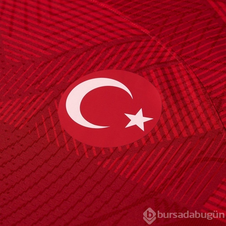 Türkiye A Milli Futbol Takımı'nın yeni formaları tanıtıldı

