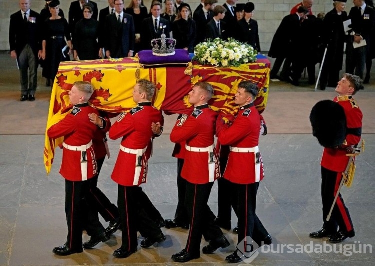 Kraliçe Elizabeth'in tabutundaki sırlar