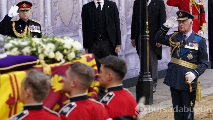 Kraliçe Elizabeth'in tabutundaki sırlar