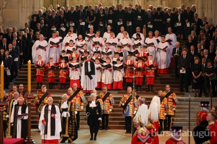 Kraliçe Elizabeth'in tabutundaki sırlar