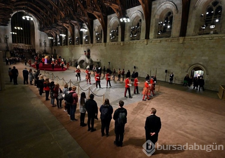 Kraliçe Elizabeth'in tabutundaki sırlar