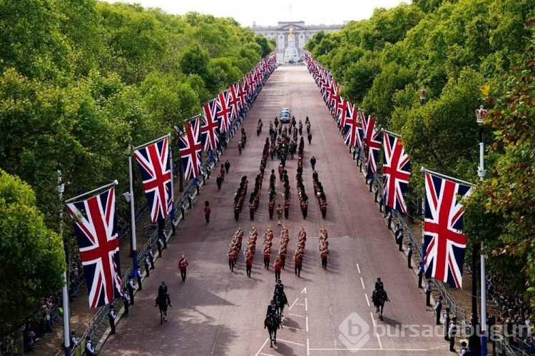 Kraliçe Elizabeth'in tabutundaki sırlar