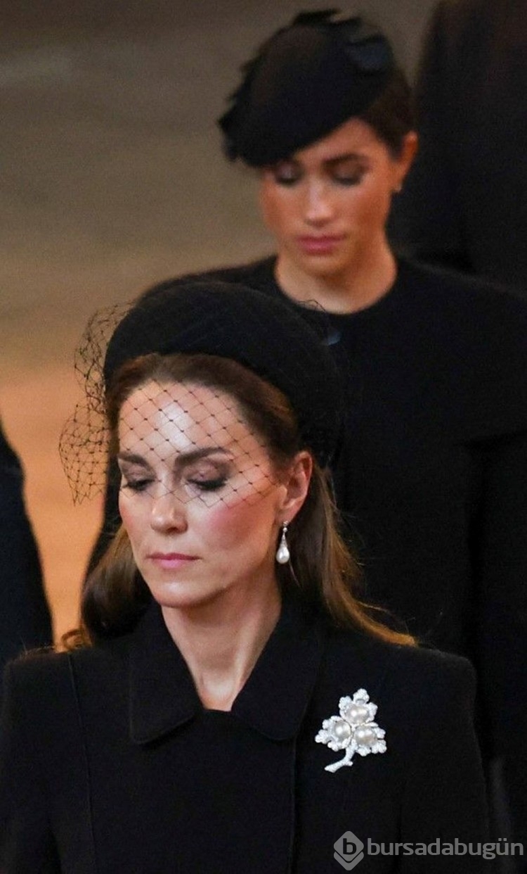 Kraliçe Elizabeth'in tabutundaki sırlar