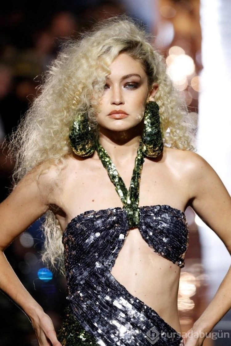 Bella Hadid ve Gigi Hadid New York Moda Haftası'nda aynı podyumda