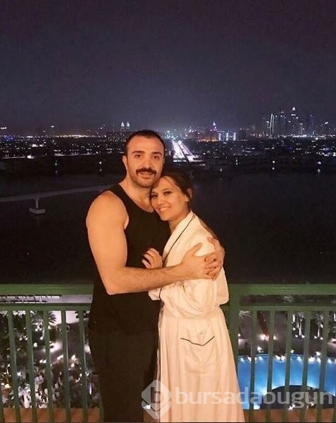 Demet Akalın kırtasiyelere isyan etti