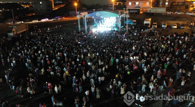 Haluk Levent, konserde  seyircilerin arasına daldı