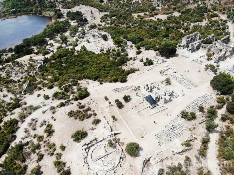 Kaunos Antik Kenti'ndeki tiyatroya restorasyon