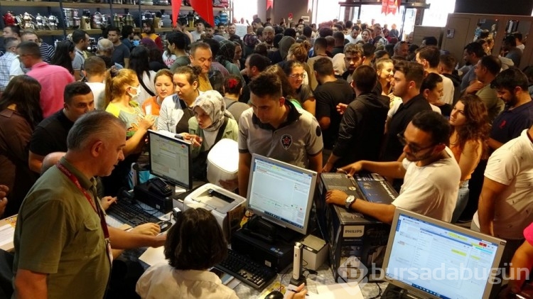 İndirimli telefon için silahlı tehdit 