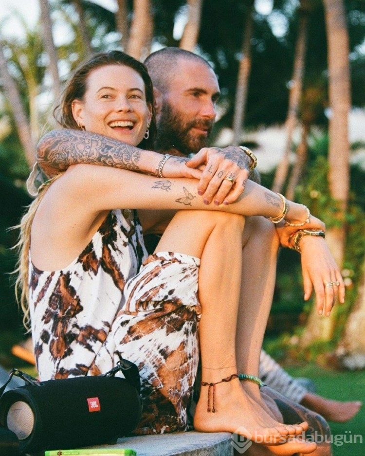 Şarkıcı Adam Levine'in eşini aldattığı iddia edildi
