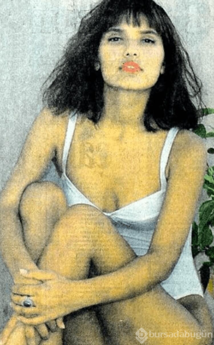 Demet Akalın takipçilerini geçmişe götürdü